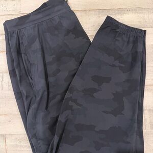 Lululemon Men's Camo Pants - Black- XXL